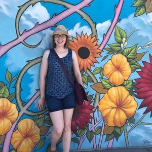 Meet your Posher, Laura